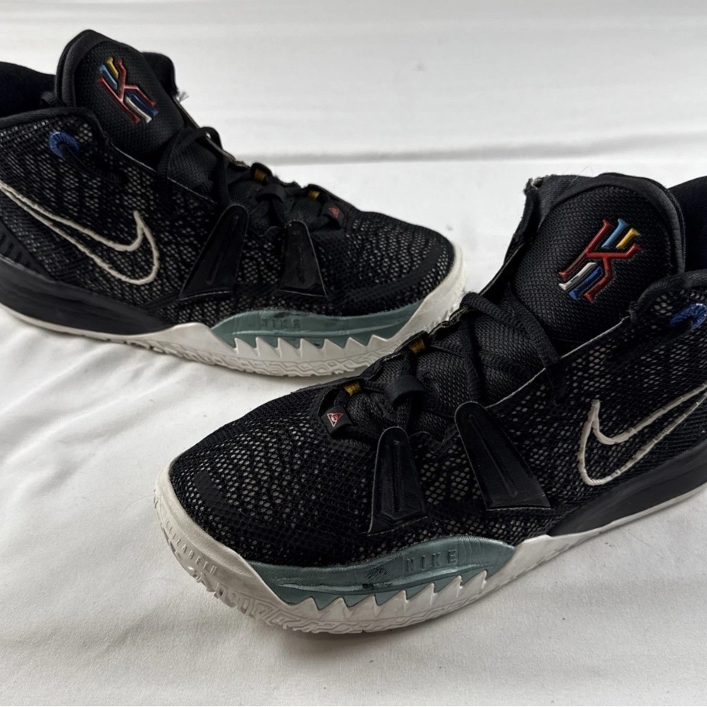 Nike Kyrie 7 GS Basketballโ Shoes Youth US Sz 6.5Y CT4080-002
